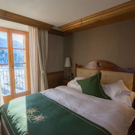 Riffelalp 2222m - Ski-in Ski-out 5*