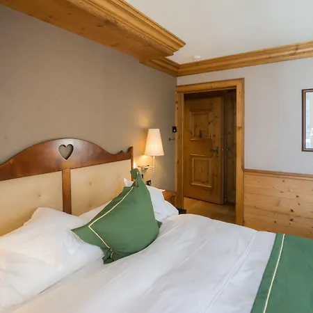 Riffelalp 2222m Ski-in & Ski-out Ξενοδοχείο 5*