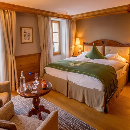 Riffelalp 2222m Ski-in & Ski-out 5*