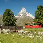 Riffelalp 2222m Ski-in & Ski-out 5*