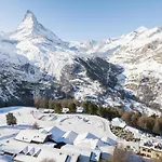 Riffelalp 2222m Ski-in & Ski-out 5* Zermatt