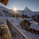 Riffelalp 2222m Ski-in & Ski-out