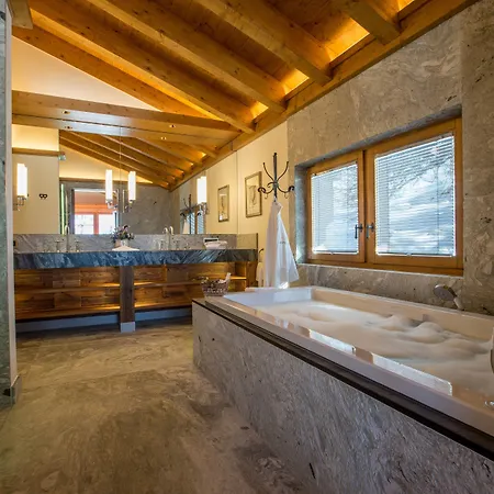 Riffelalp 2222m Ski-in & Ski-out 5* Zermatt